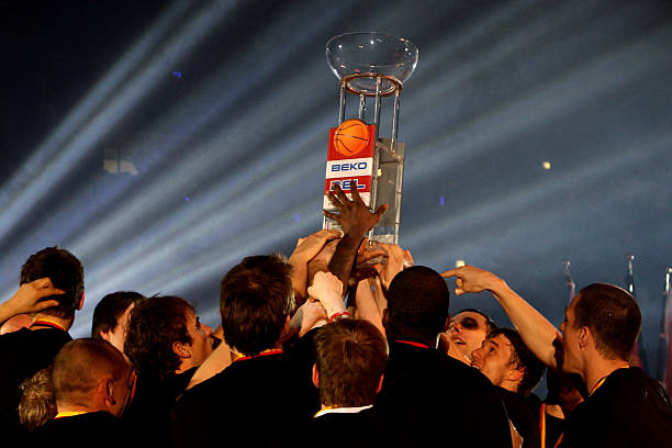 而伤病的发 而伤病的发