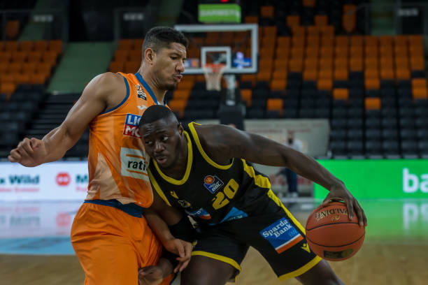 手不足的问 手不足的问